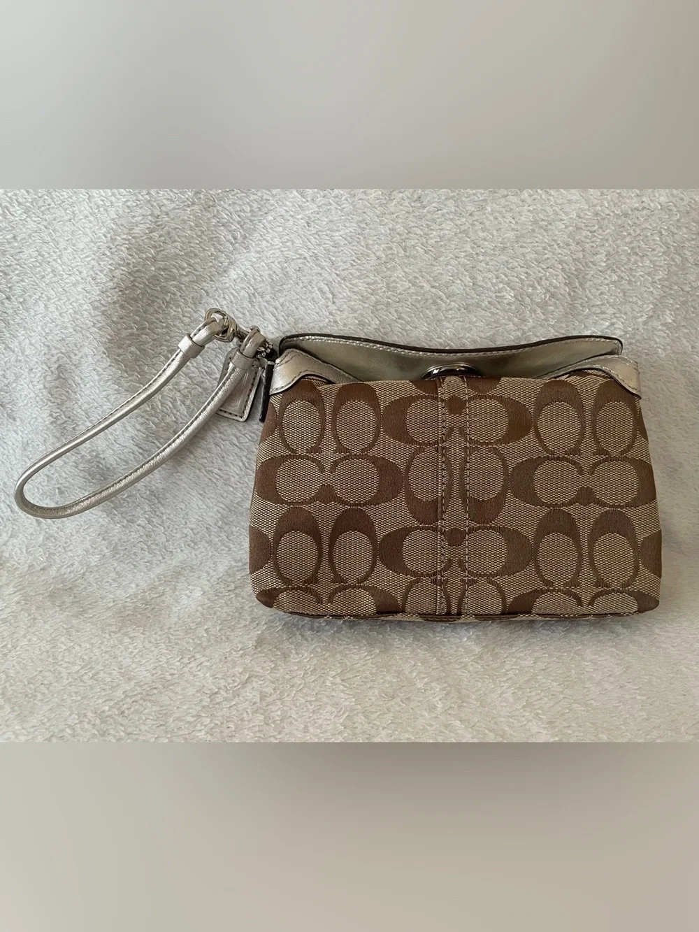 NWOT Coach Brown Signature Canvas Wristlet with Metallic Silver Trim